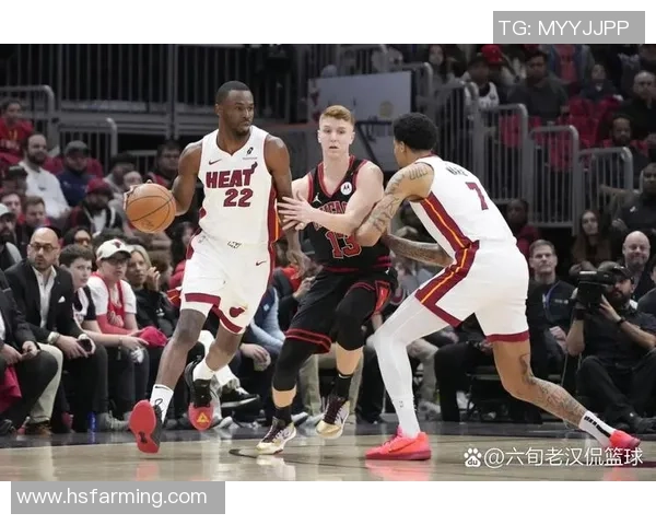 希罗与公牛吉祥物半场对决公牛一击命中让希罗瞬间退缩